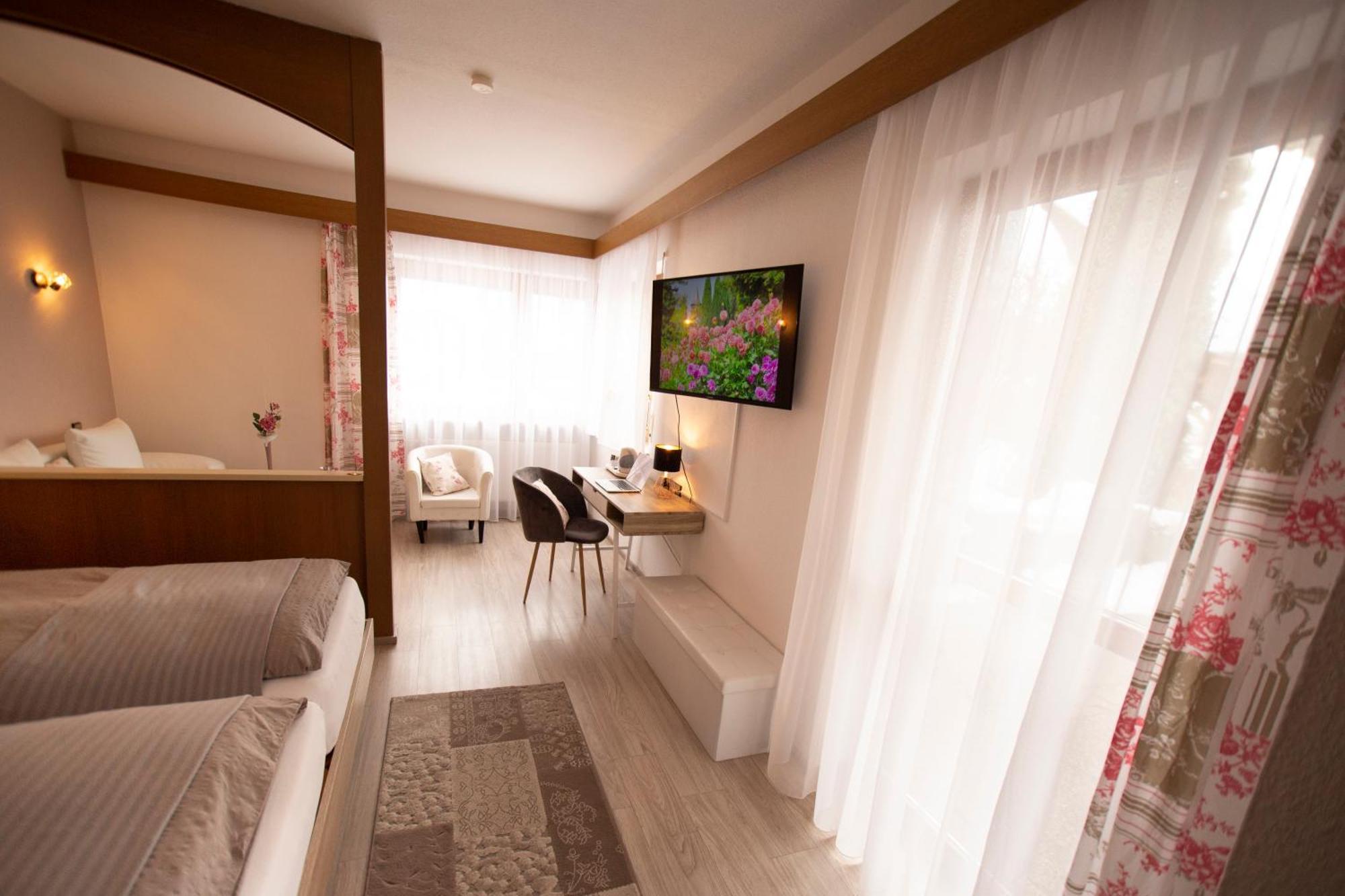 Haus Rose Bed & Breakfast อัลเลนส์บาค ภายนอก รูปภาพ